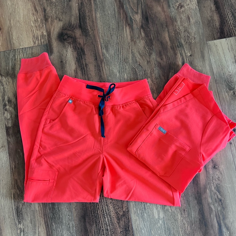 Figs Bright Coral Women's Jogger Pants